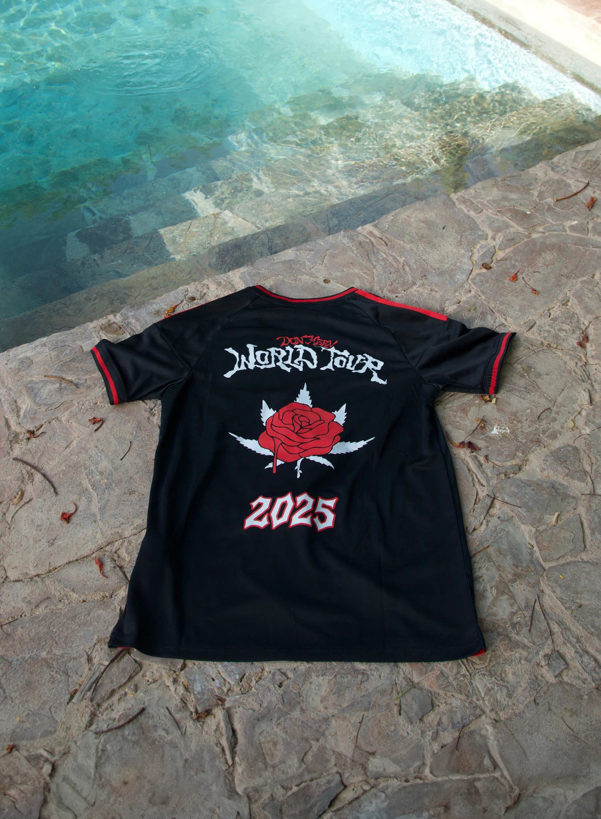 Comprar la Camiseta de Eladio Carrión x Japón